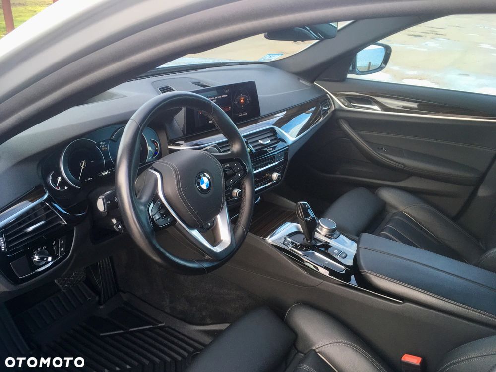 BMW Seria 5 540i GPF xDrive Luxury Line - 17