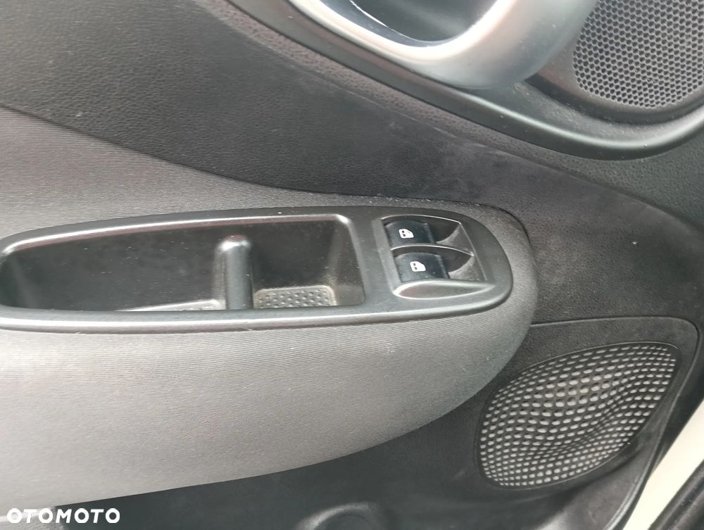 Fiat 500L 1.4 16V Urban Edition - 16