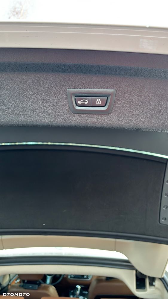 BMW Seria 3 318d Luxury Line - 12