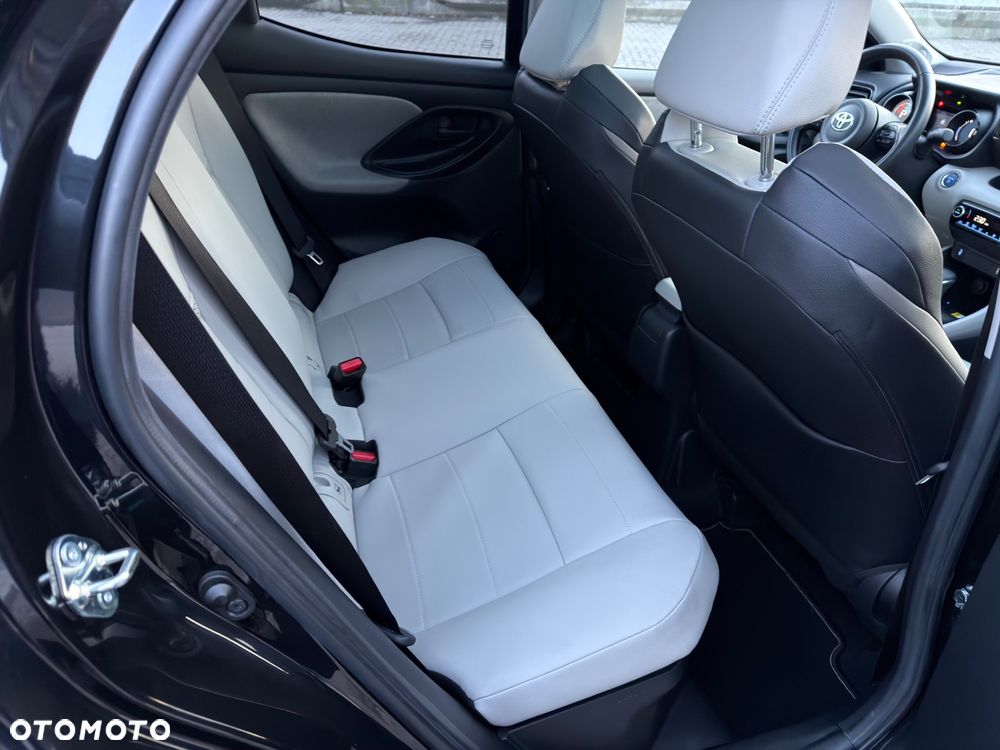 Toyota Yaris Hybrid 1.5 Executive - 12