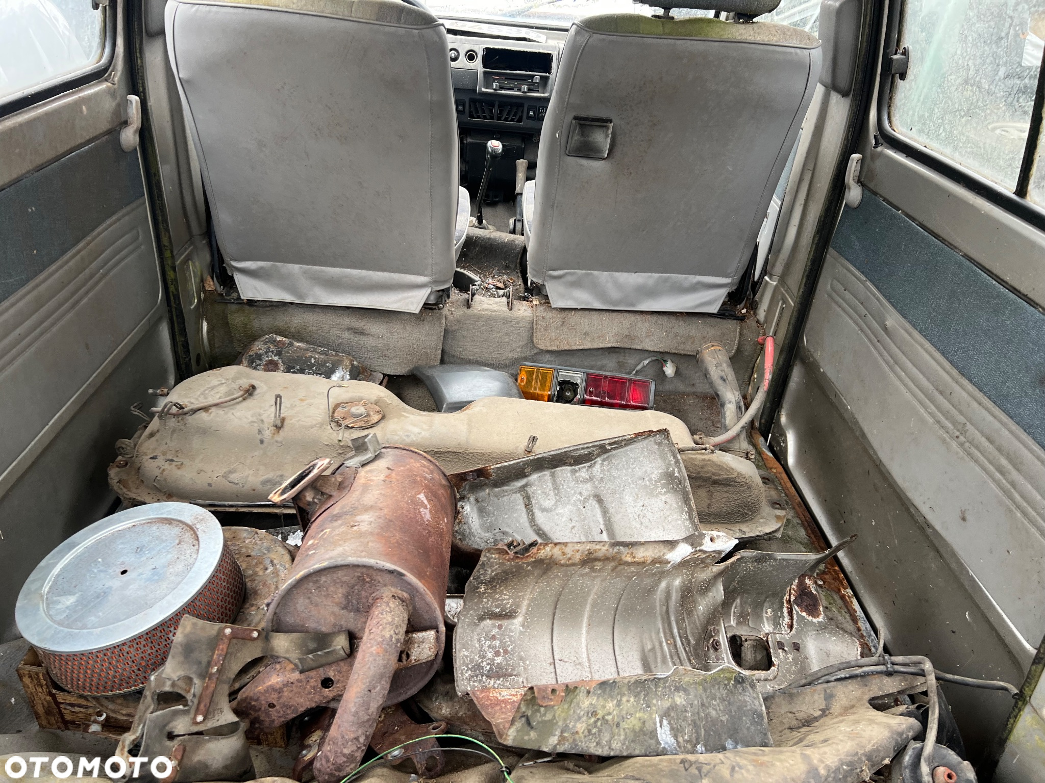 Słup silnika Subaru libero e10 e12 1.2benzyna - 13