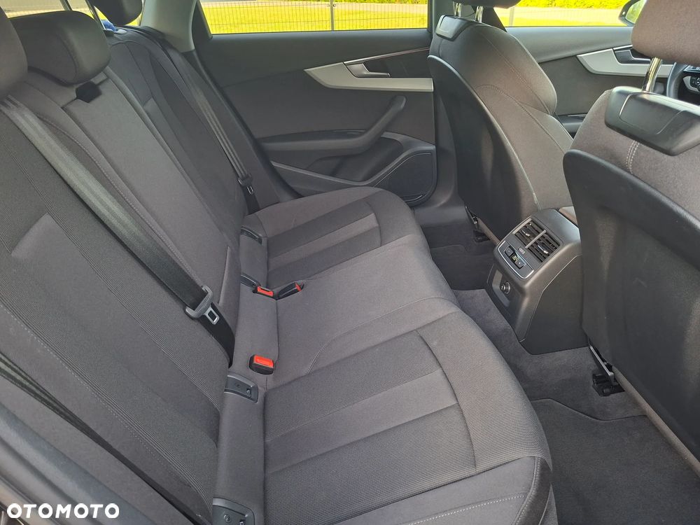 Audi A4 Avant 40 TFSI mHEV Advanced S tronic - 33