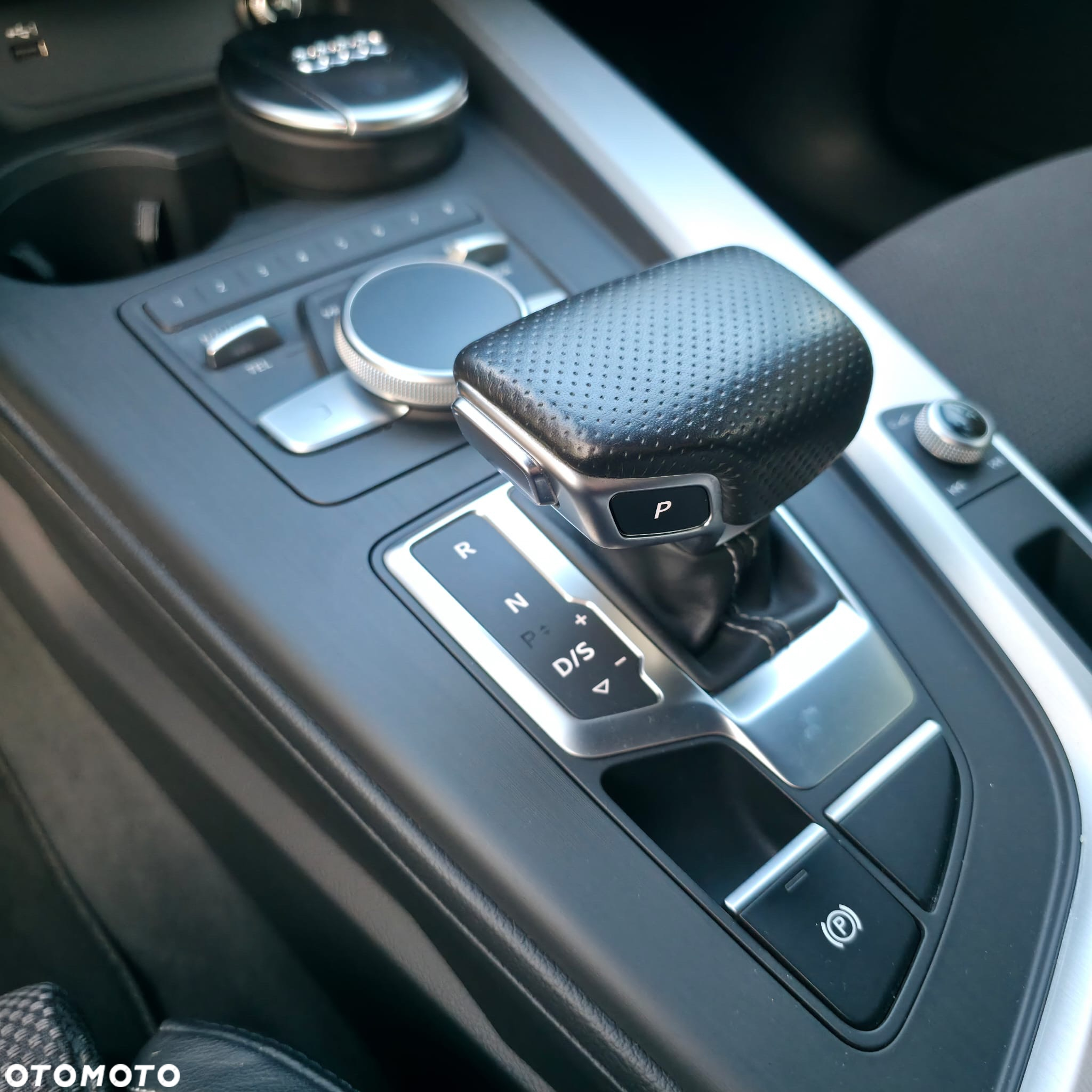 Audi A4 Avant 2.0 TDI S tronic - 24