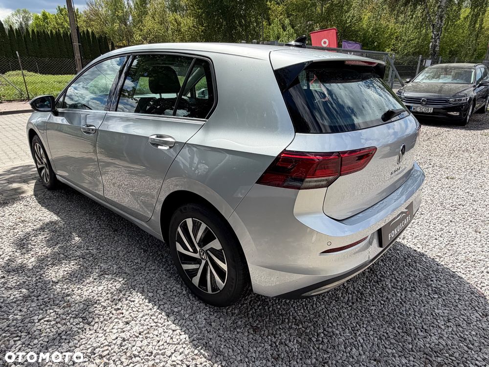 Volkswagen Golf - 11