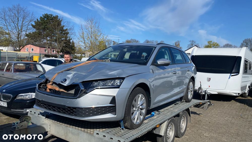Skoda Octavia 2.0 TDI DSG Selection - 2