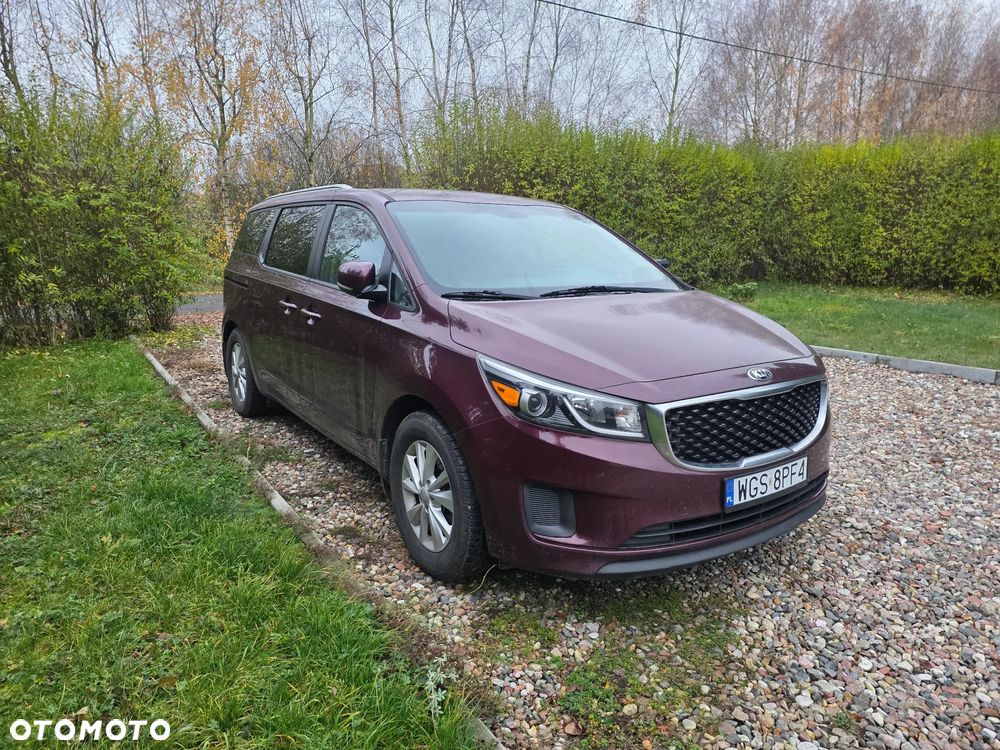 Kia Sedona - 5