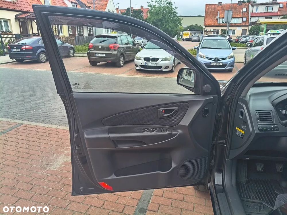 Hyundai Tucson 2.0 Comfort 2WD - 28