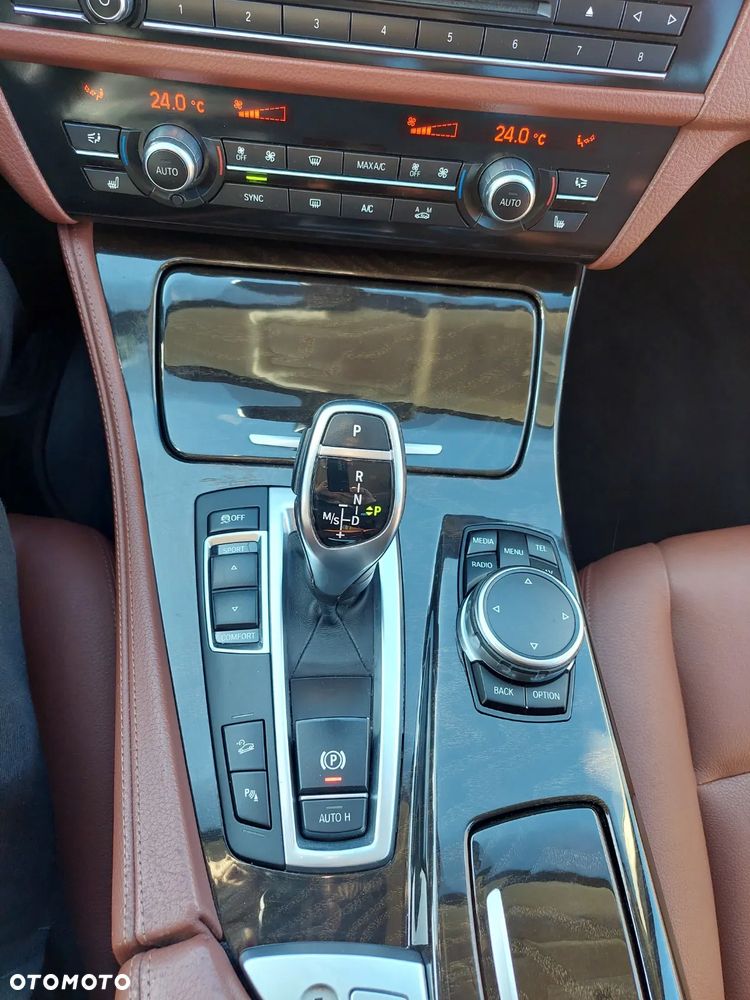BMW Seria 5 528i xDrive Sport-Aut Modern Line - 14