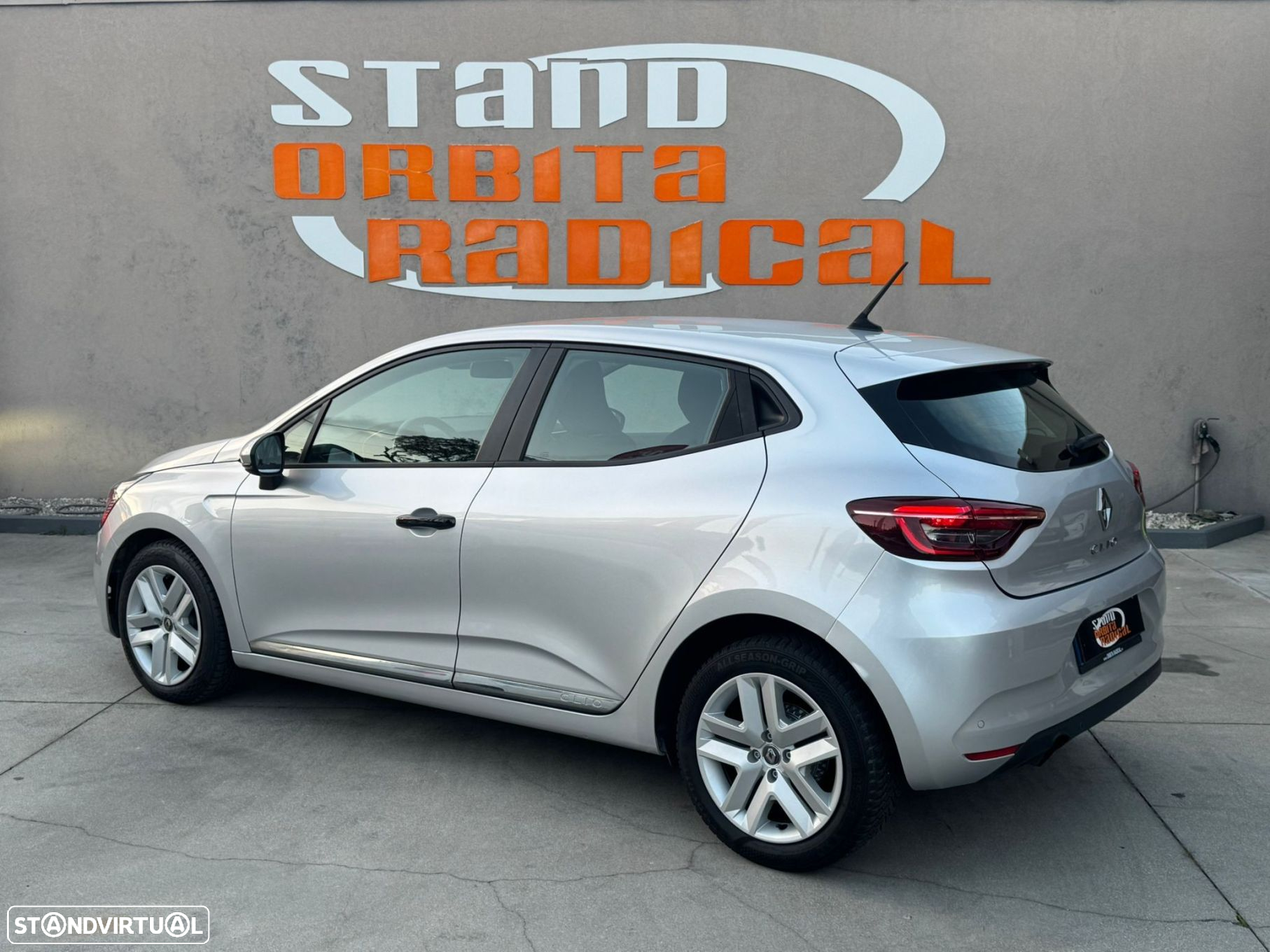 Renault Clio 1.0 TCe Exclusive - 4