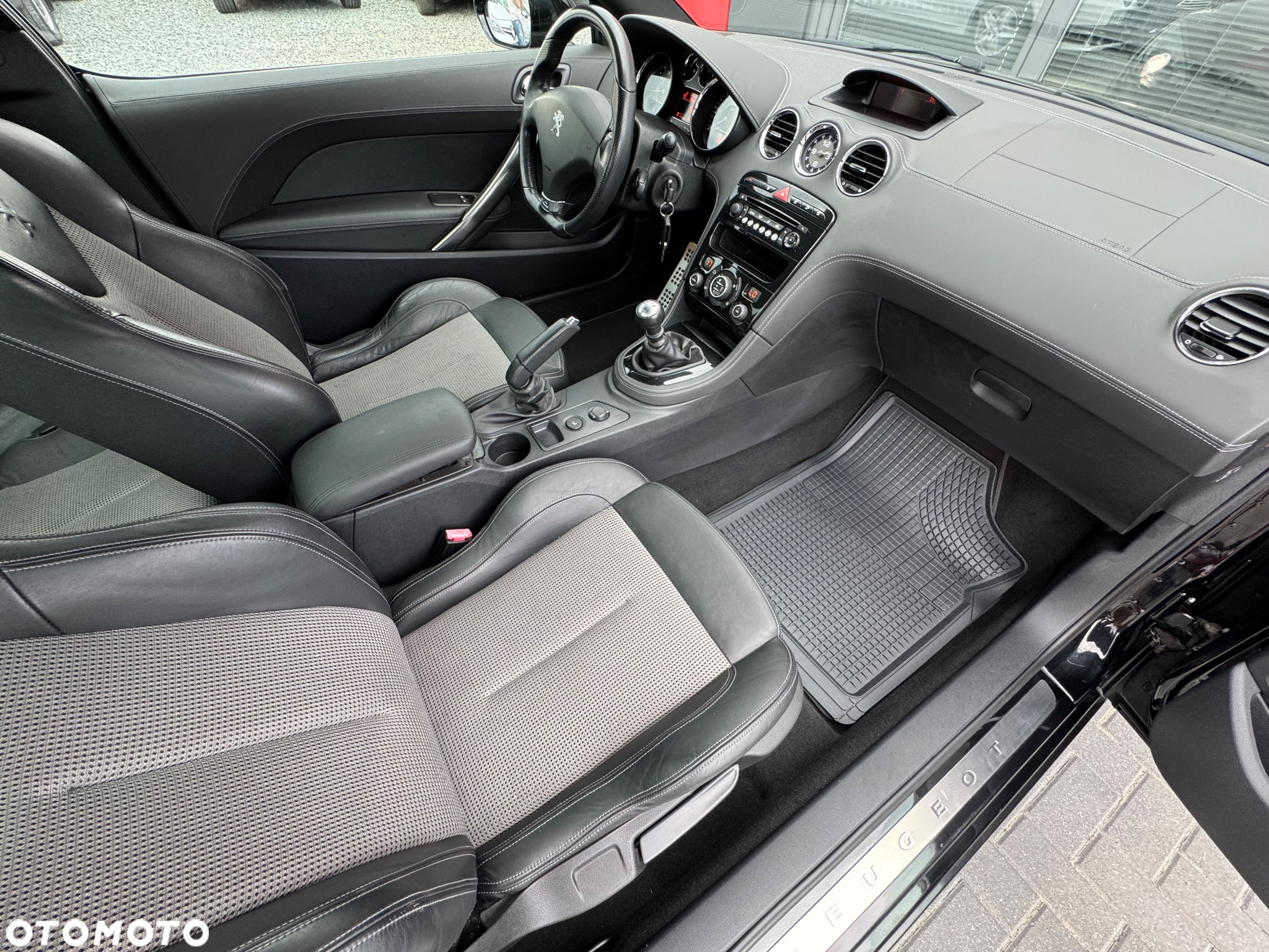 Peugeot RCZ 1.6 THP - 23