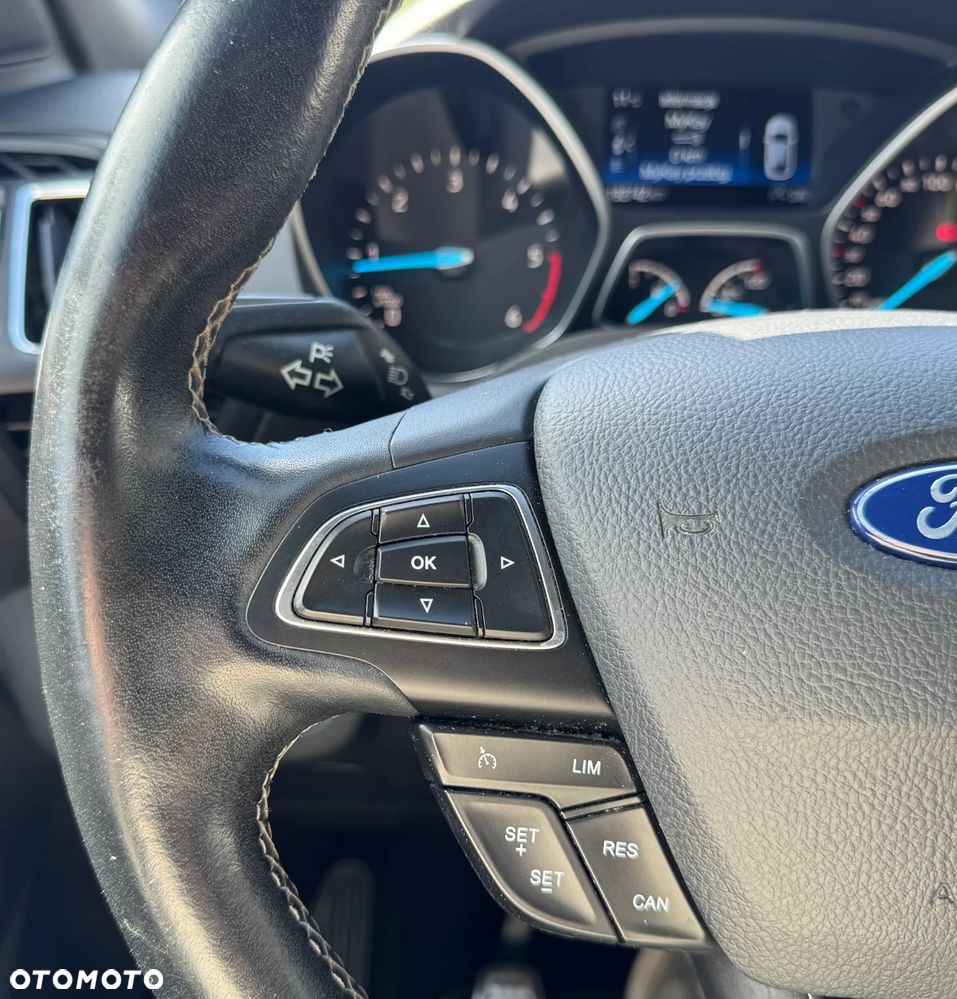 Ford Kuga 1.5 TDCi 2x4 ST-Line - 15