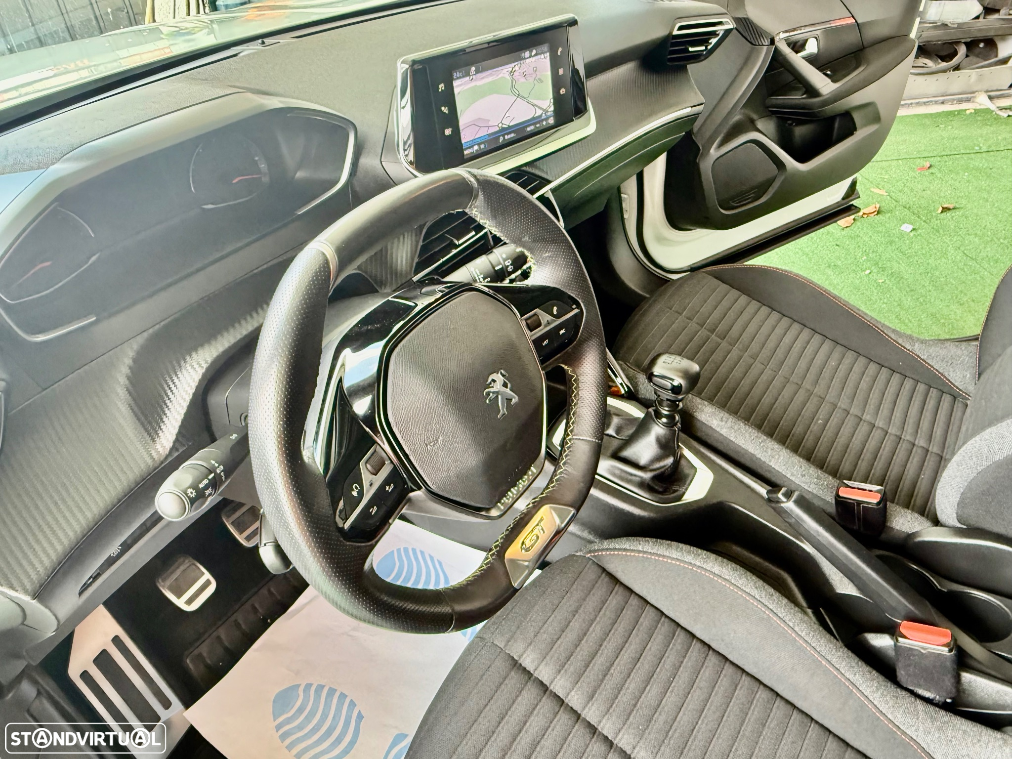 Peugeot 2008 1.5 BlueHDi GT - 13