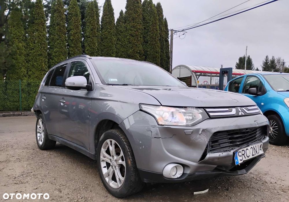 Mitsubishi Outlander - 2