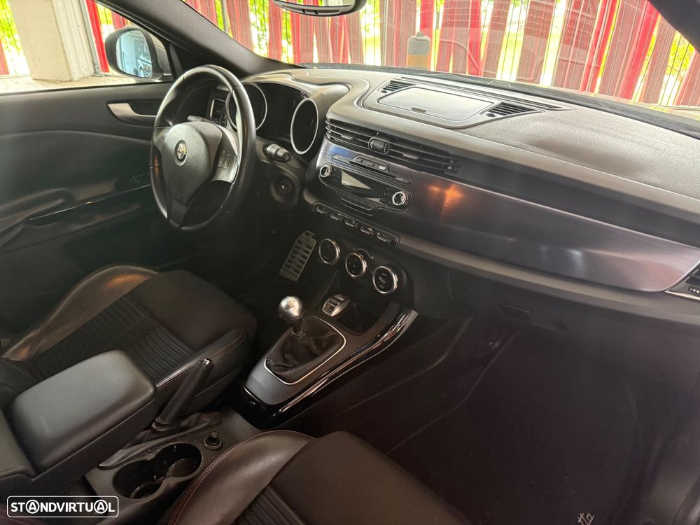 Alfa Romeo Giulietta 1.6 JTDM Veloce - 12