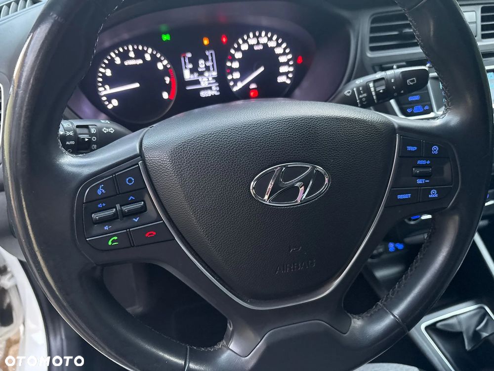 Hyundai i20 1.2 Intro Edition - 27