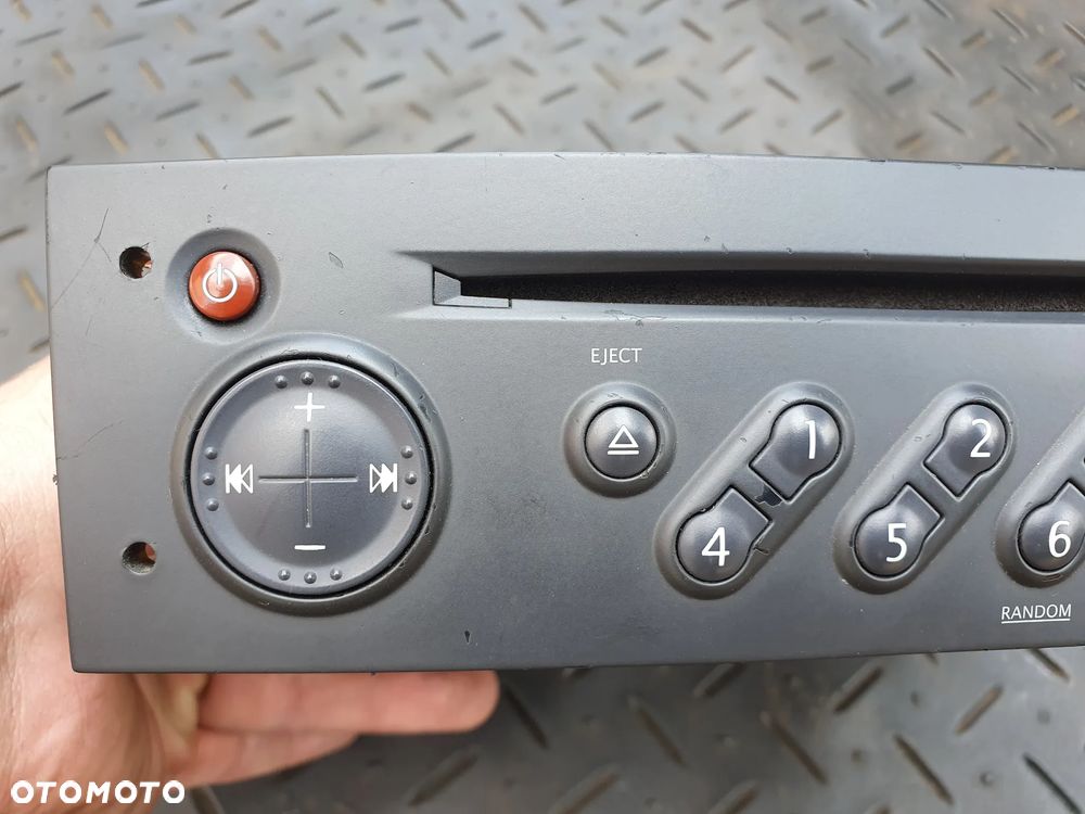 RENAULT CLIO III RADIOODTWARZACZ RADIO FABRYCZNE RENRDW330-09 8200607915 - 2