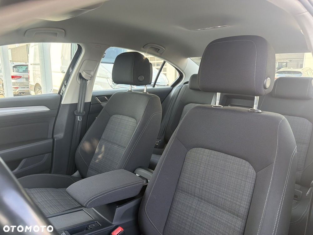 Volkswagen Passat 2.0 TSI Business DSG - 28
