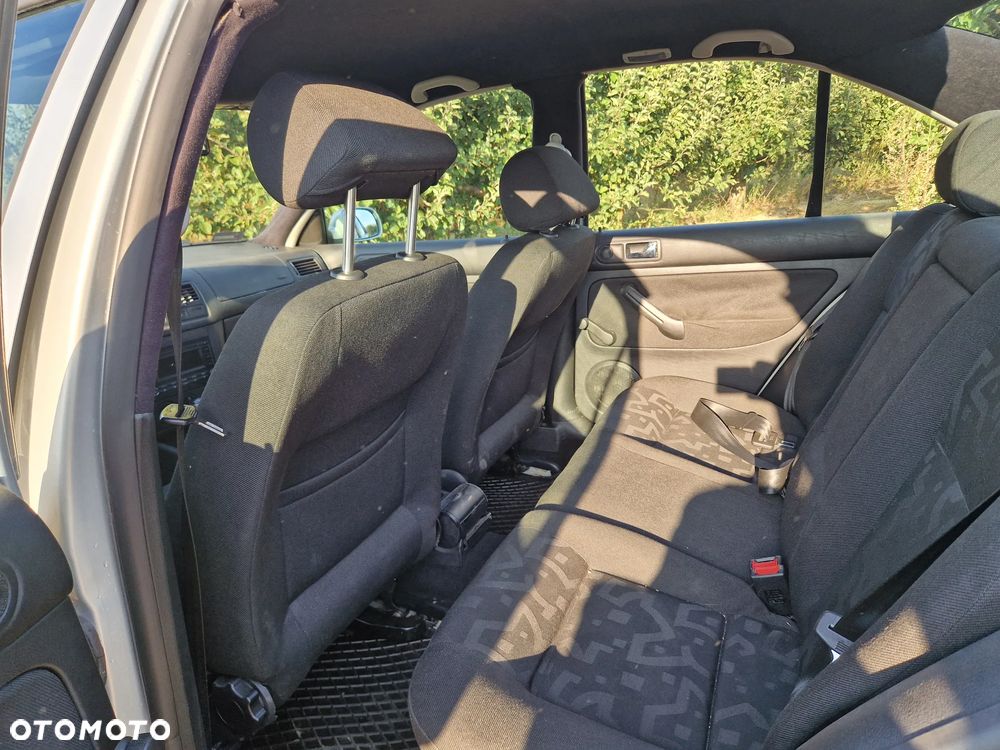 Volkswagen Bora 1.6 Basis - 7
