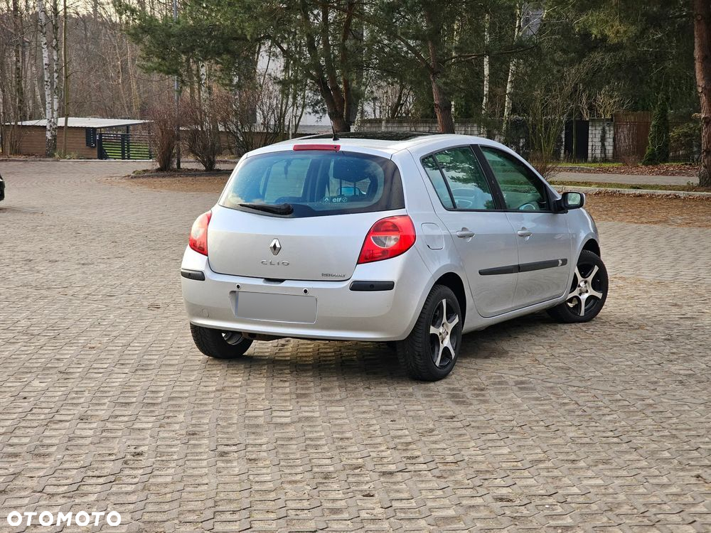 Renault Clio - 5