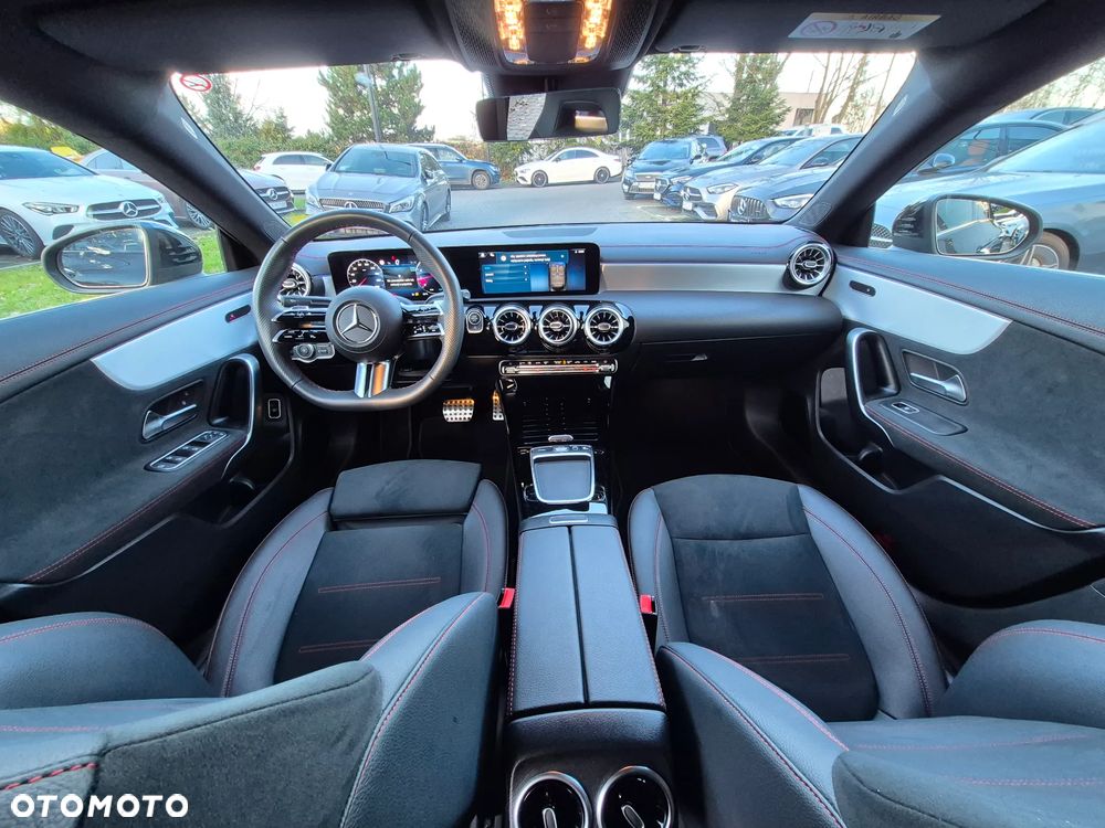 Mercedes-Benz CLA 200 AMG Line 7G-DCT - 20