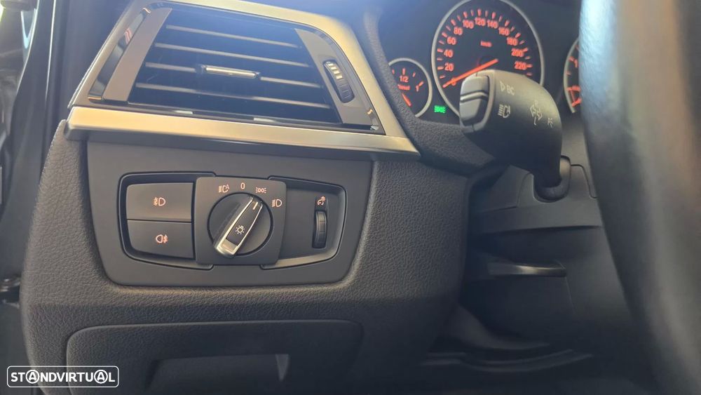 BMW 320 d EfficientDynamics Line Modern Auto - 37