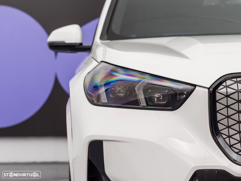BMW iX1 eDrive20 Pack Desportivo M Pro - 9