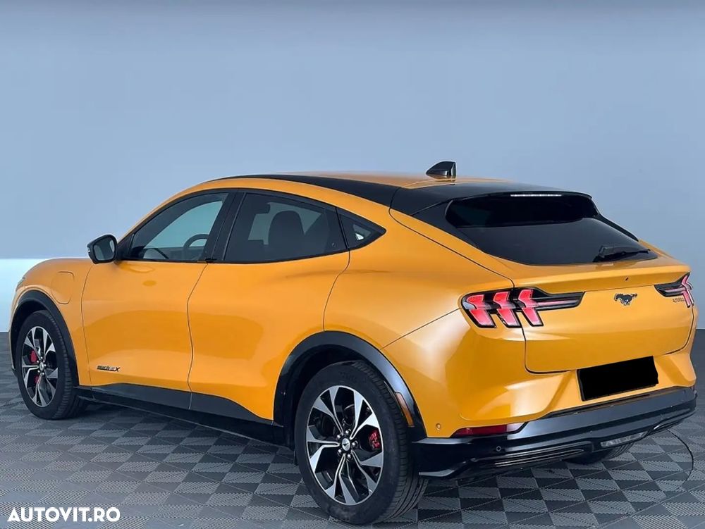 Ford Mustang Mach-E PREMIUM - 2