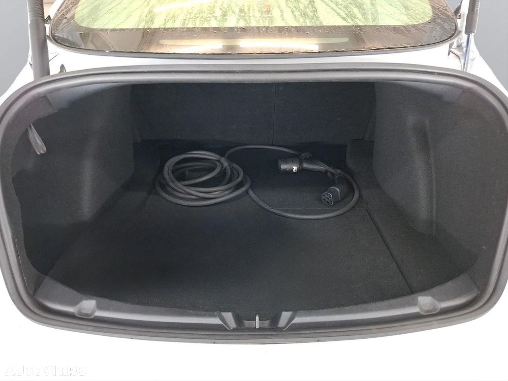 Tesla Model 3 Langstreckenbatterie Allradantrieb Dual Motor - 8