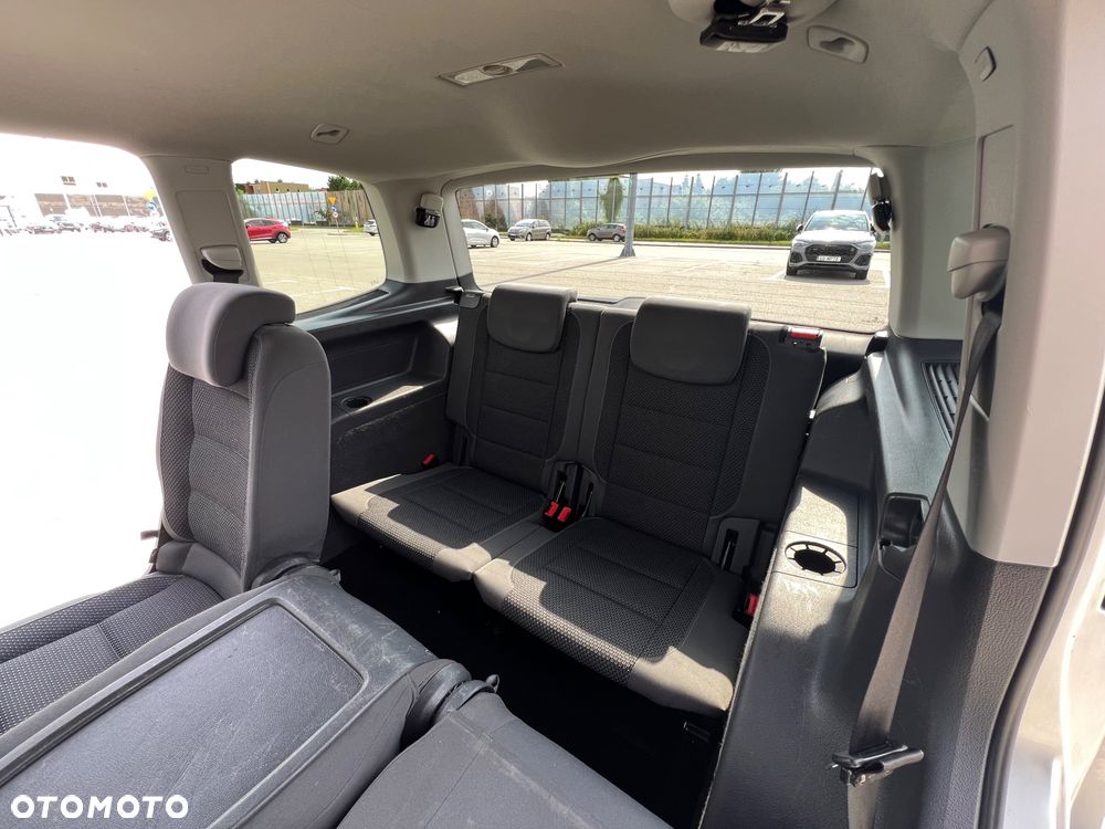 Volkswagen Touran 1.4 TSI Conceptline - 24