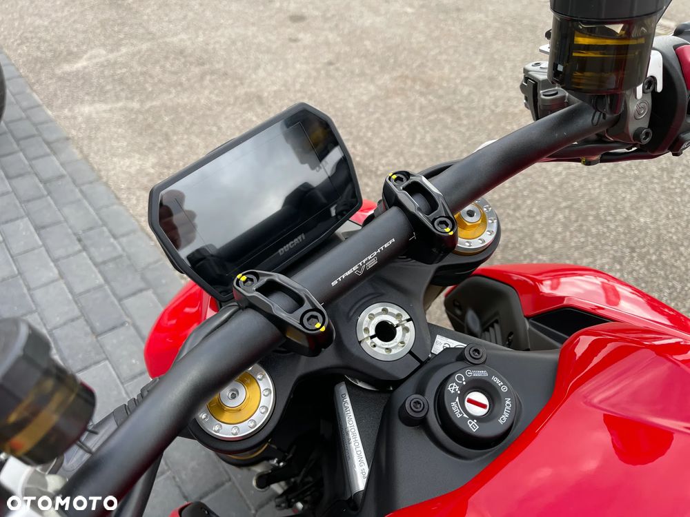 Ducati Streetfighter V2 - 14