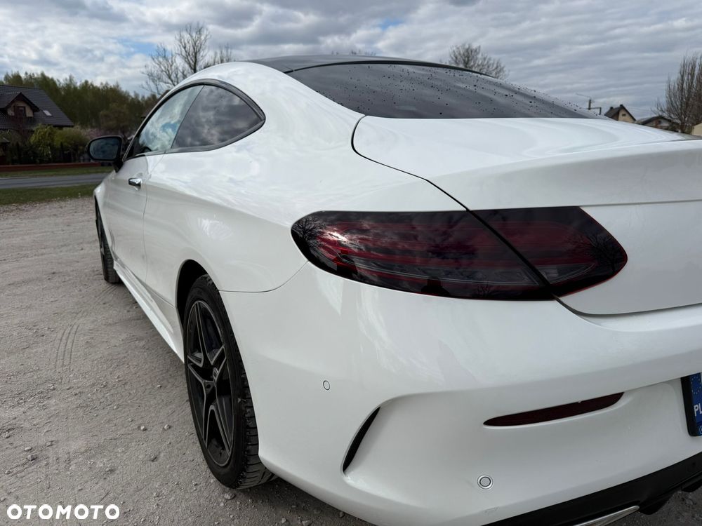 Mercedes-Benz Klasa C 300 9G-TRONIC - 13