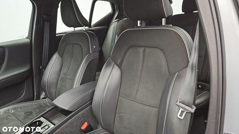 Volvo XC 40 T5 Plug-In Hybrid R-Design - 11