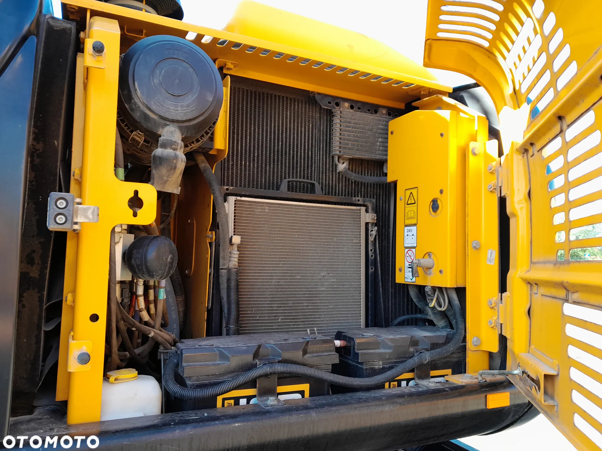 JCB JS145W - 23