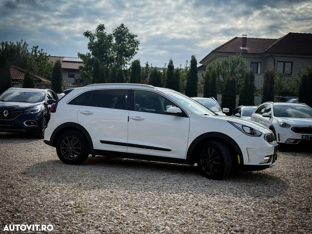 Kia Niro 1.6 GDI 2WD Aut. Vision - 4