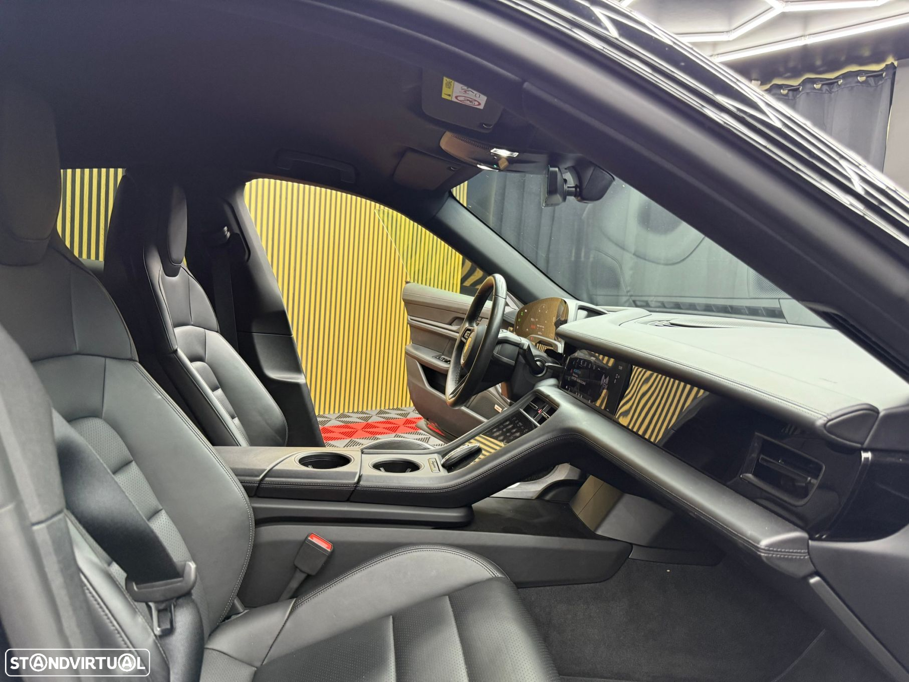 Porsche Taycan 4S bateria Performance Plus - 34