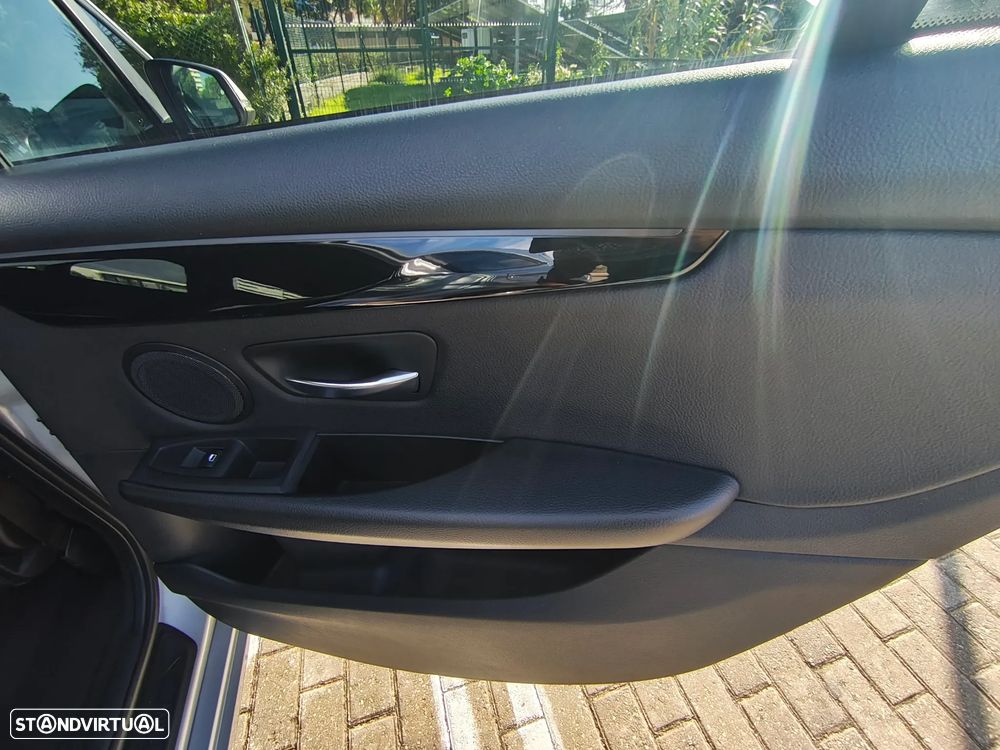 BMW 216 Gran Tourer - 21