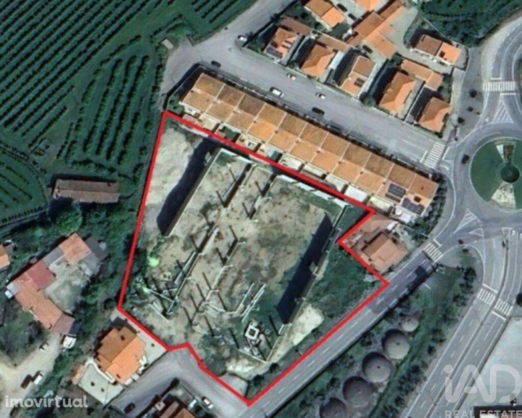 Terreno para construção em Lamego (Almacave e Sé) de 3806,00 m2 - Grande imagem: 2/5