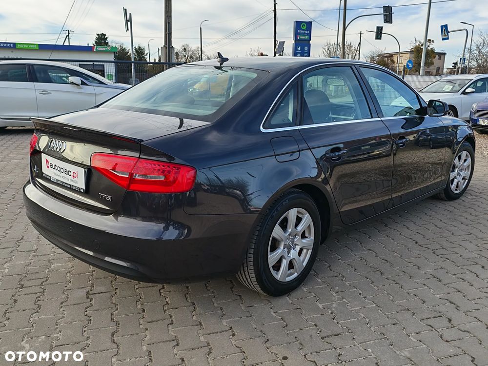 Audi A4 Limousine - 9