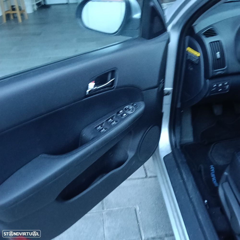 Hyundai i30 CW 1.6 CRDi Comfort - 11