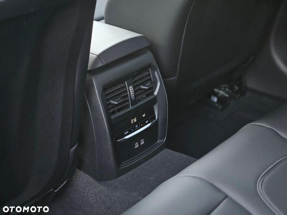 BMW Seria 3 320d xDrive mHEV M Sport sport - 33