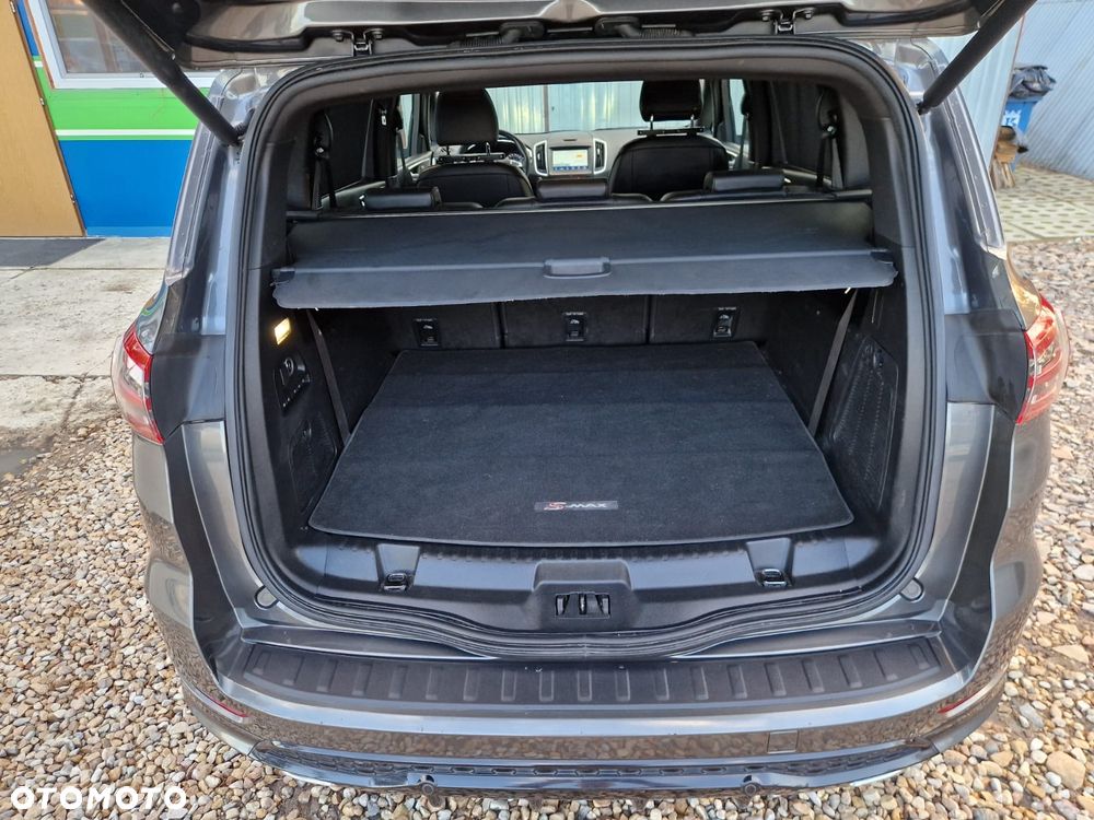 Ford S-Max - 9