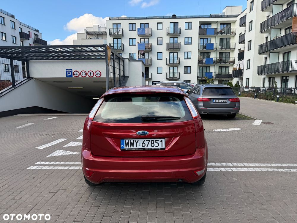 Ford Focus 2008 photo 2