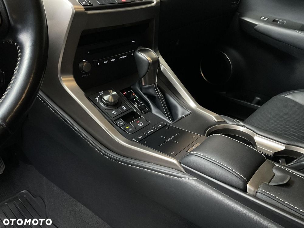 Lexus NX 300h Comfort AWD - 30