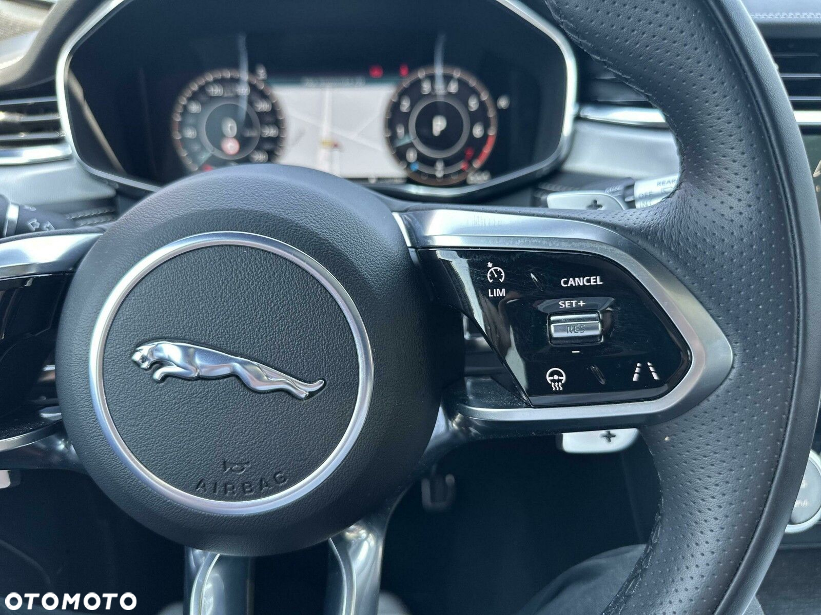 Jaguar F-Pace - 18