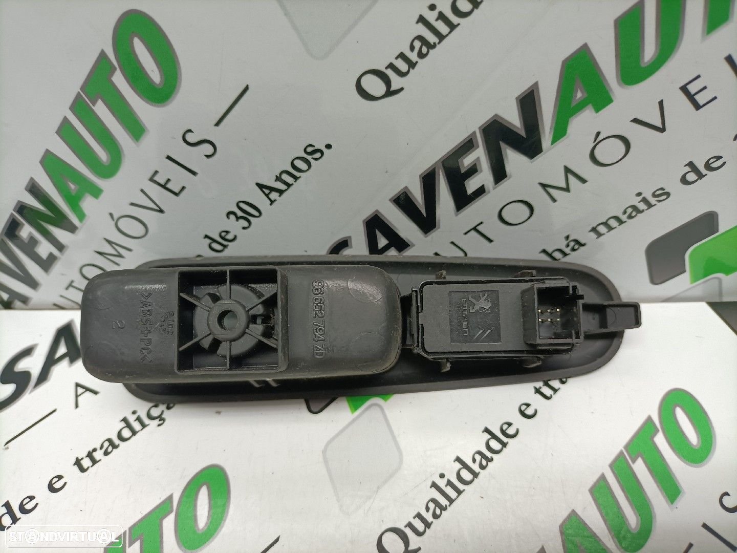 Botão / Botões / Comutador Vidro Dto Peugeot 3008 Veículo Multiuso (0U - 2