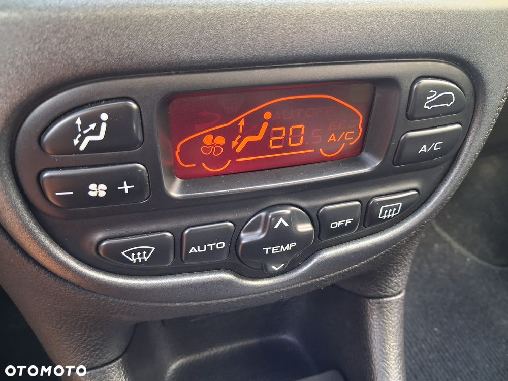 Peugeot 206 - 26