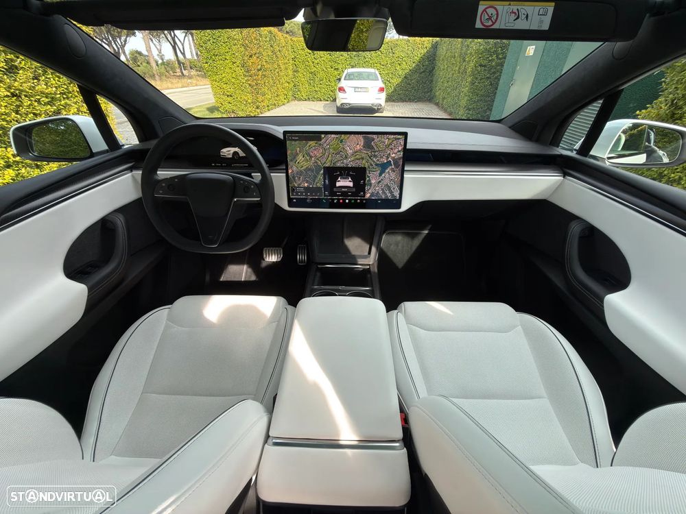 Tesla Model X Plaid AWD - 16