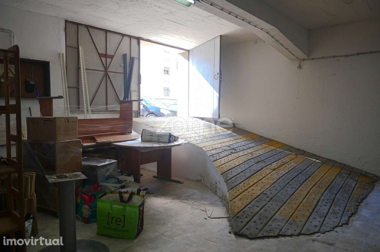 Armazém no centro de Torres Vedras. - Grande imagem: 4/13