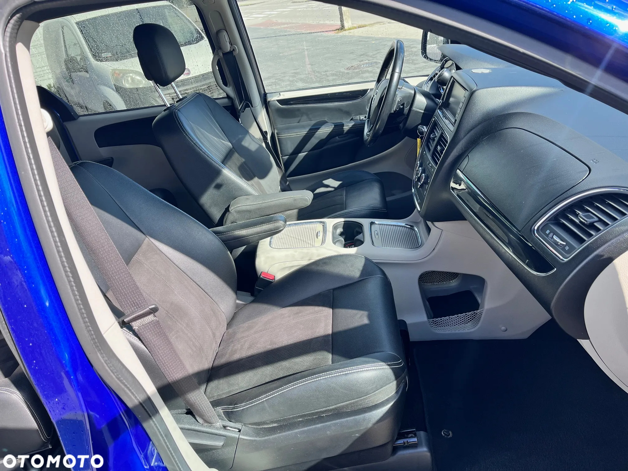 Dodge Grand Caravan - 5