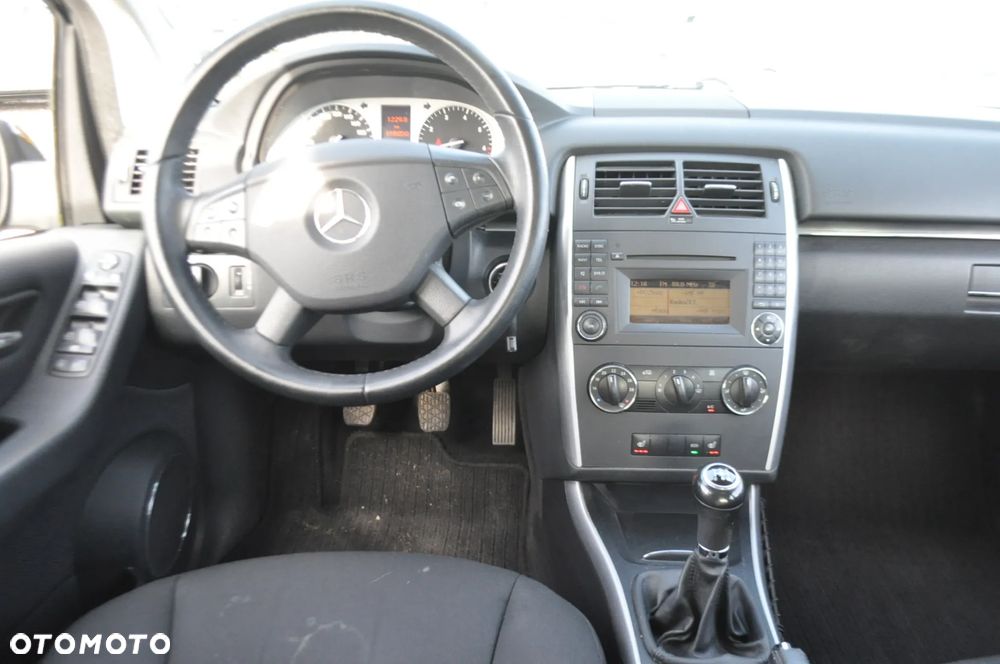 Mercedes-Benz Klasa B 160 BlueEFFICIENCY SPORT EDITION - 10